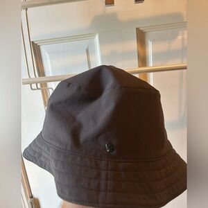 Lululemon Athletica Black and Camo Reversible Bucket Hat